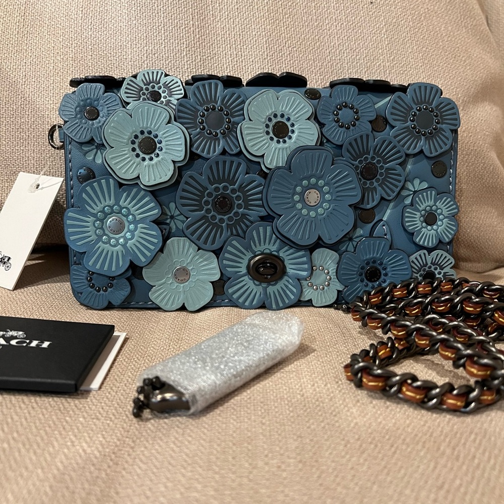 NWT-COACH DINKY LEATHER TEA ROSE CROSSBODY BAG CHAMBRAY BLUE